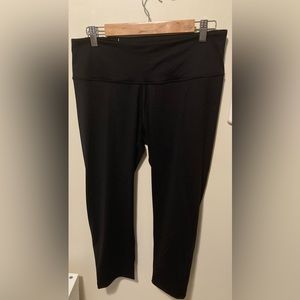 Victoria Secret Black Capri Leggings Large